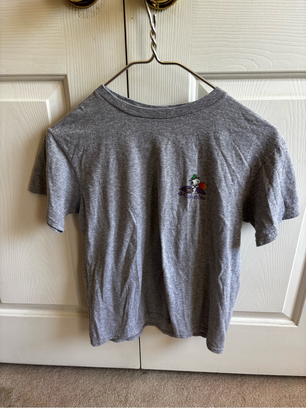 Columbia Peanuts Camp Snoopy Gray Short Sleeve Tee